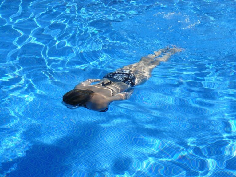 woman-swimming-under-water